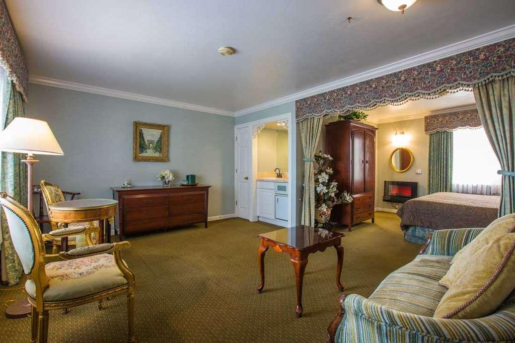 Carmel Inn & Suites Номер фото